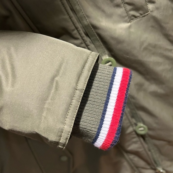 Tommy Hilfiger womens Khaki puffer jacket size large - Picture 3 of 8